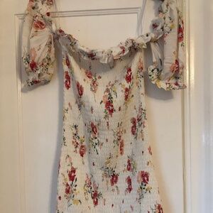 Summer stretch dress with bell sleeves NWT medium